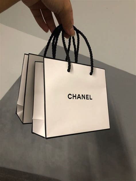 difference between white and black chanel paper bag|How To Know That Your Chanel Bag Is Authentic .